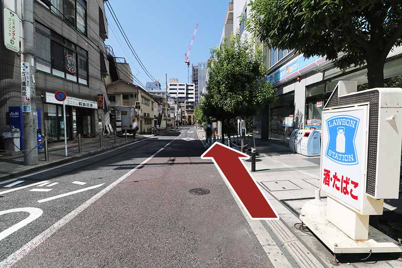 直進します